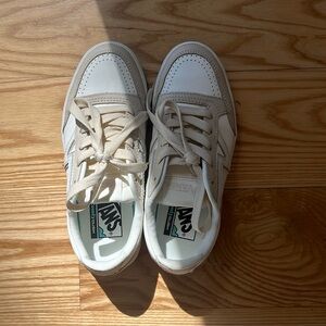 Vans Marshmallow Lowland. Women’s size 6